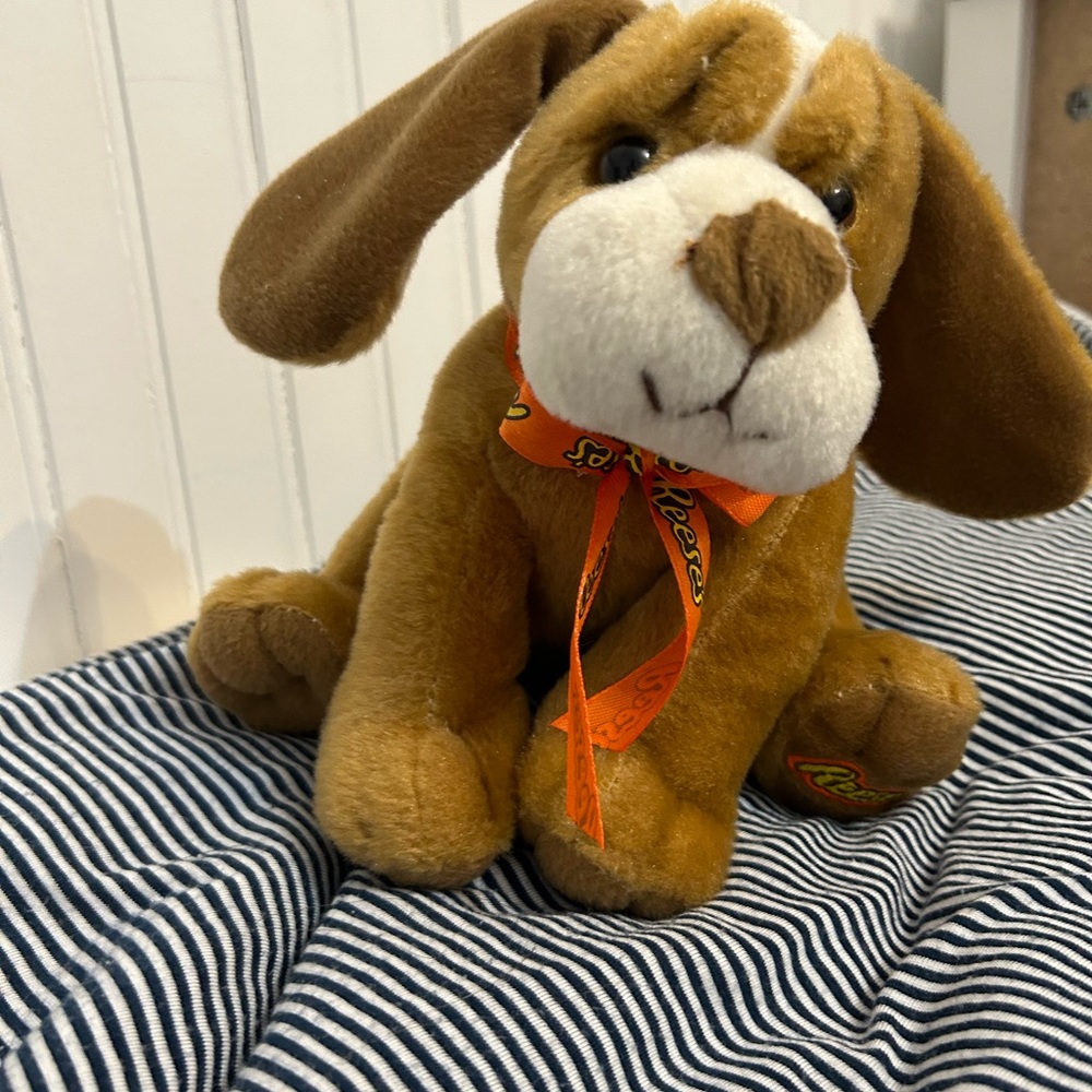 REESES DOG PLUSH